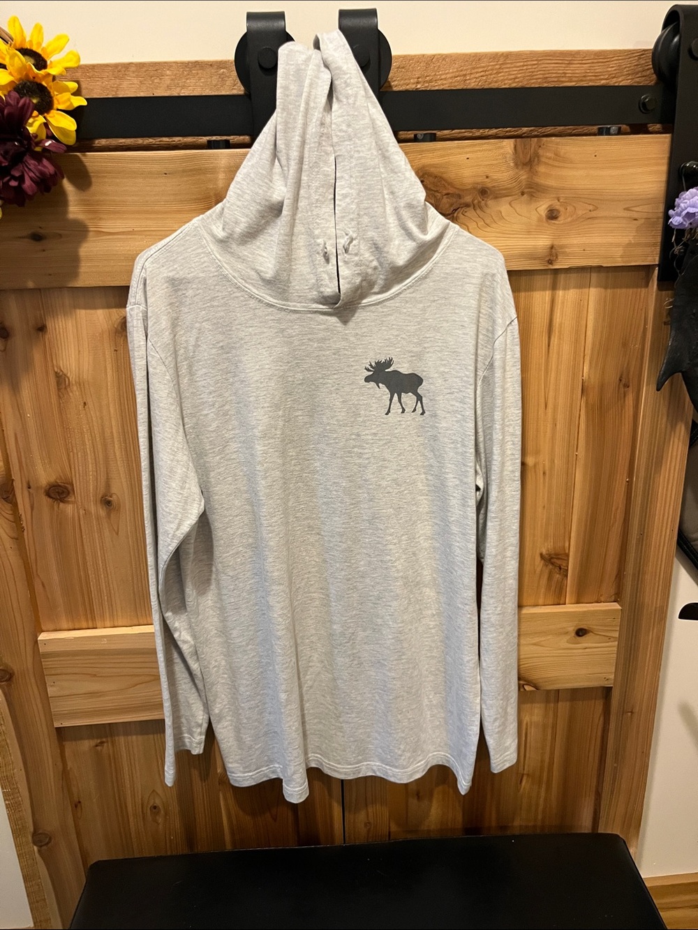 Montana Theme Light Gray Women's Long-Sleeve Hoodie Tee with Moose Graphic